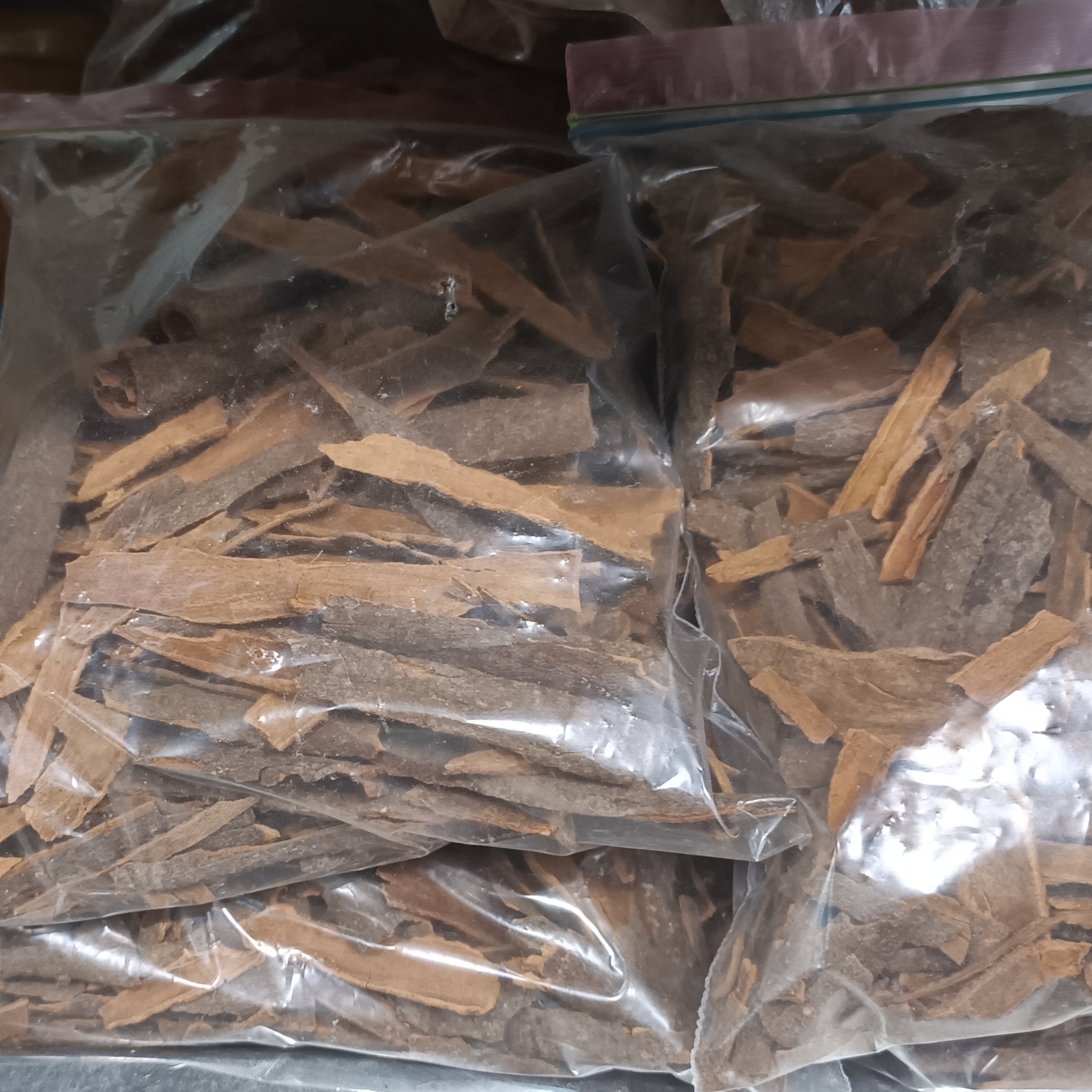 چوب دارچین ممتاز  بسته 100 گرمی 24