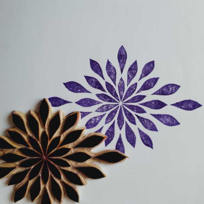 مهر دستساز لینولئوم،طرح سنتی ،مناسب چاپ پارچه و چاپ کاغذ،طرح دلخواهتون رو بفرستین مهرش رو براتون میسازم.