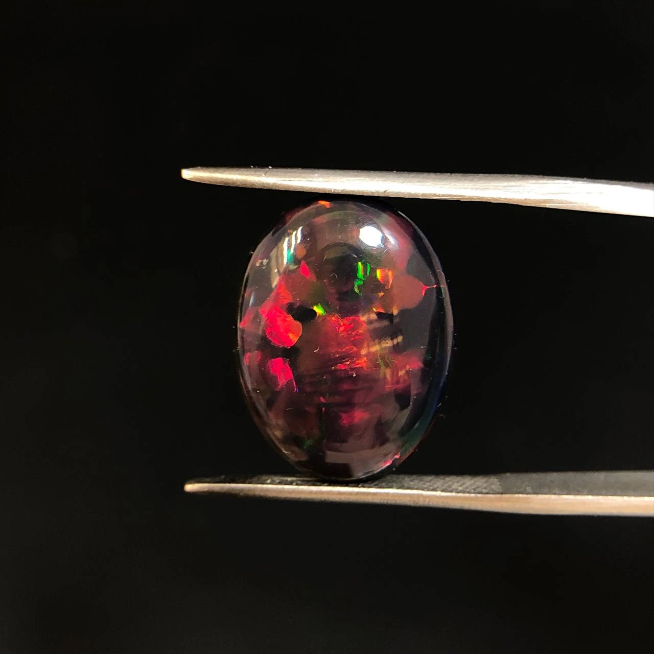 سنگ اوپال معدنی بیضی شناسه 8191