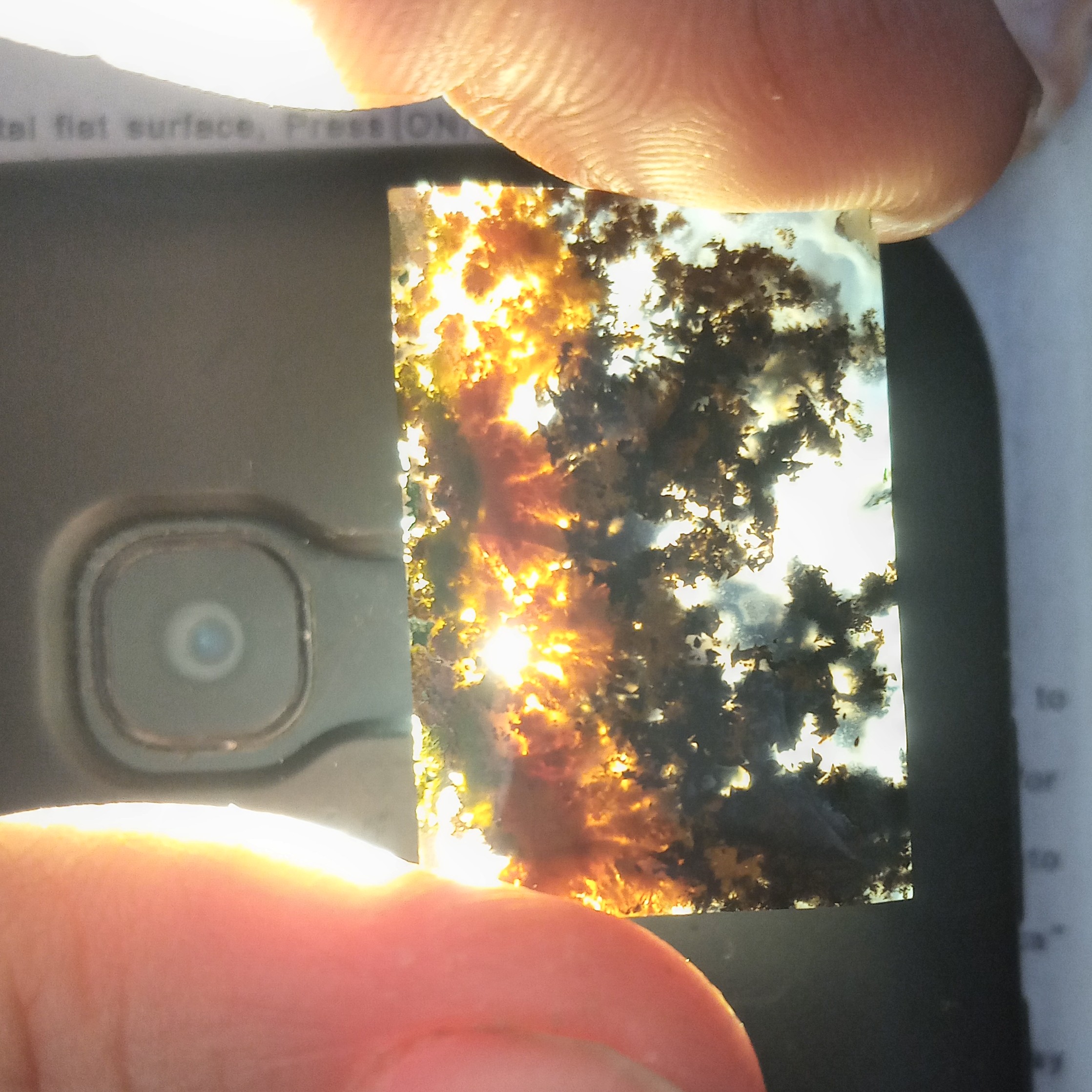 سنگ عقیق  منظره بهاری مستطیل      وزن 4.45          ابعاد 17 در 27 میلیمتر 