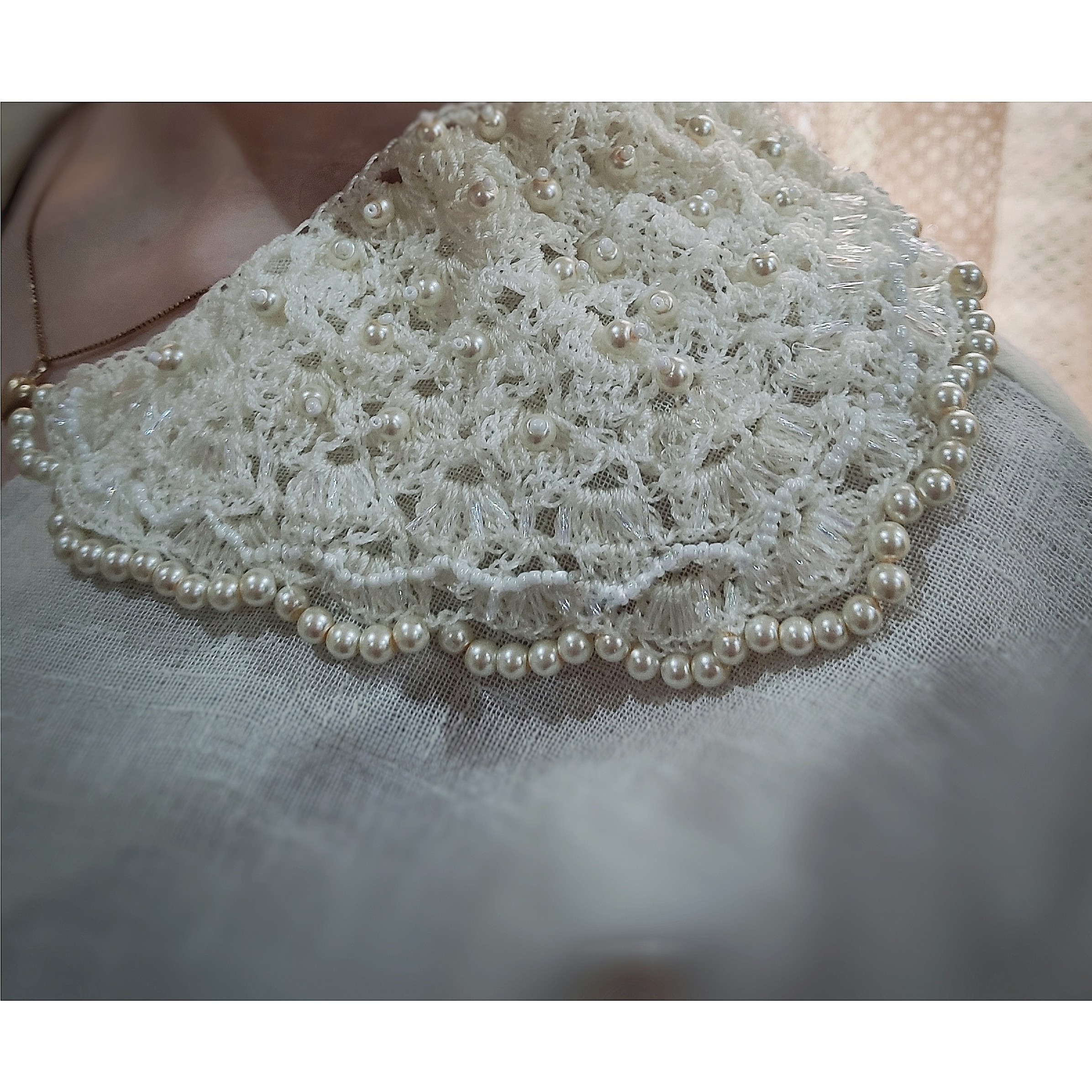 سردوشی جواهردوزی-دست ساز-ساخته شده با نخ ابریشم و مروارید و منجوق 