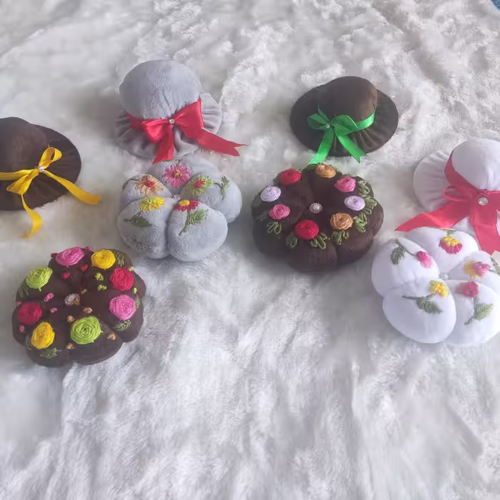 جاسوزنی گلدوزی شده
