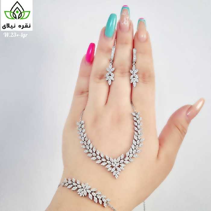  سرویس نقره  با آبکاری طلا سفید 
شیک و مجلسی و ظریف
نازلترین قیمت

ارسال رایگان  به سرتاسر کشور
با ارائه فاکتور معتبر