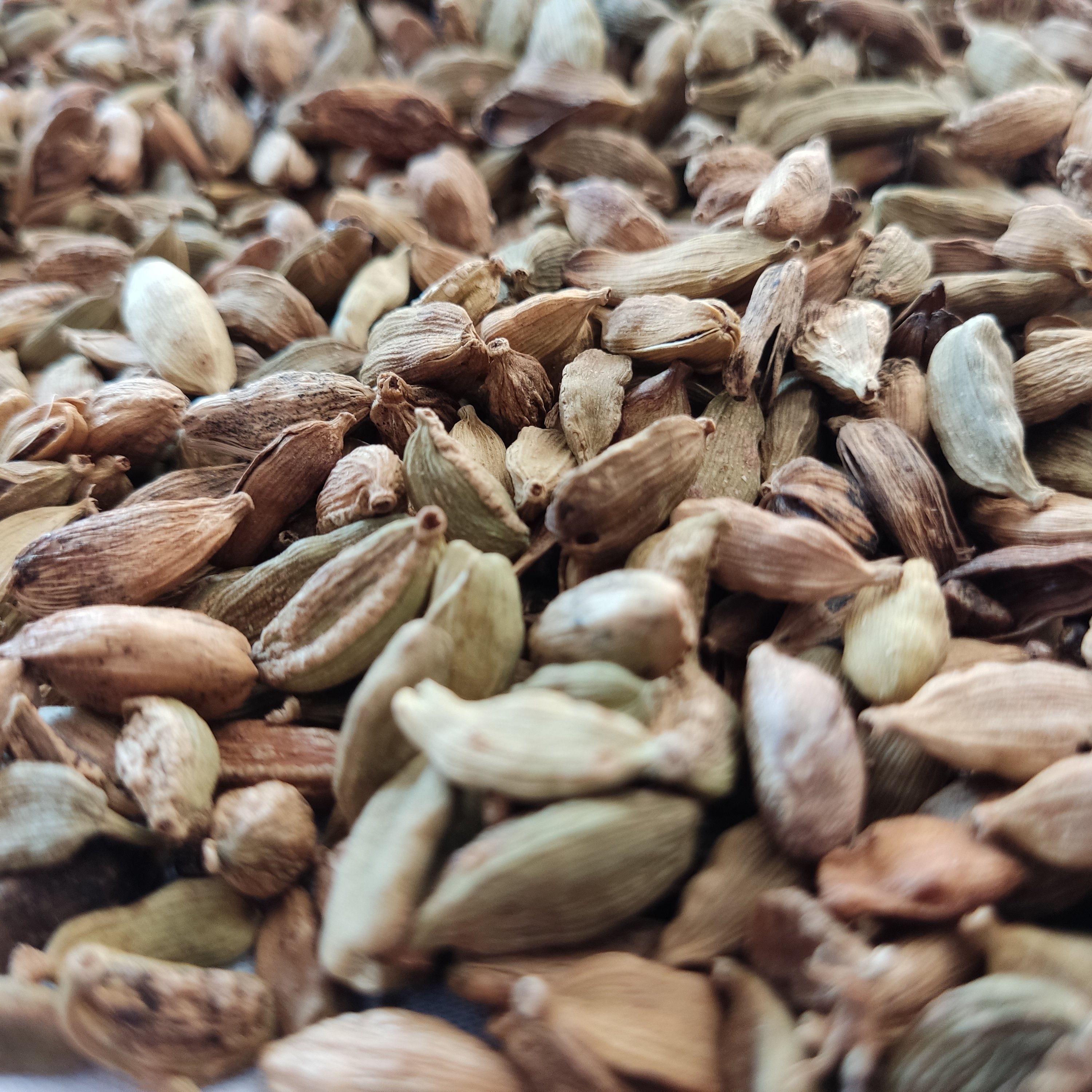 هل شکسته آسیابی اعلاء(500 گرمی)معطر درشت مخصوص آسیاب