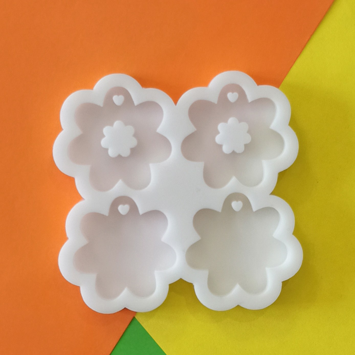 قالب رزین مدل اویز و گوشواره طرح فانتزی کد GL4