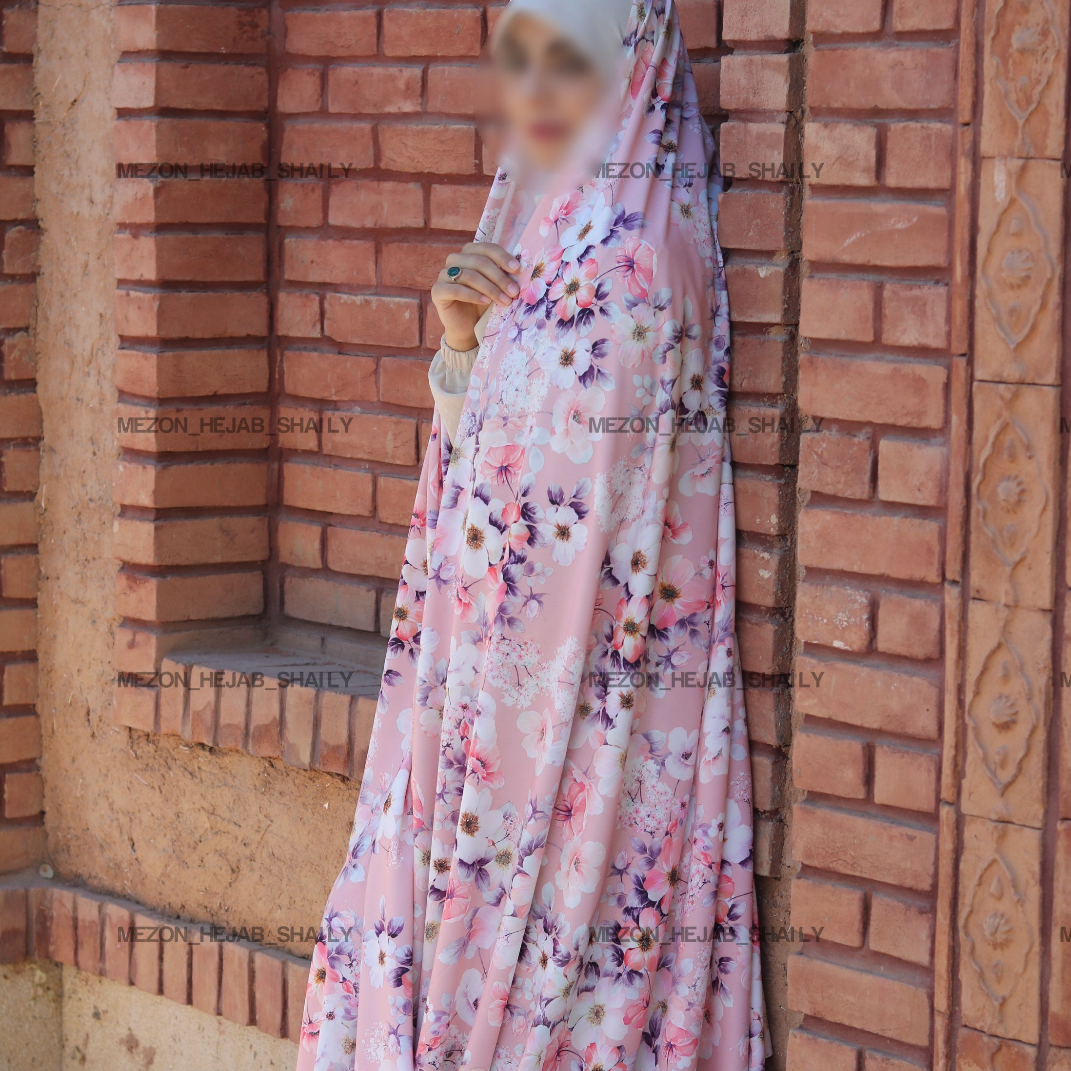 پارچه چادری سوپر سافت طرح گل رنگ زمینه صورتی قواره4متری