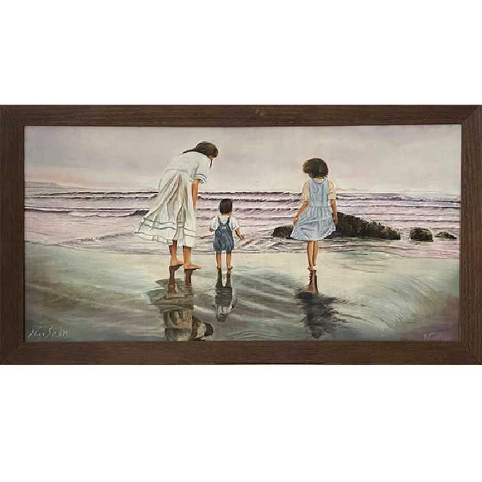 تابلو نقاشی رنگ روغن طرح مادر و فرزندان کنار دریا