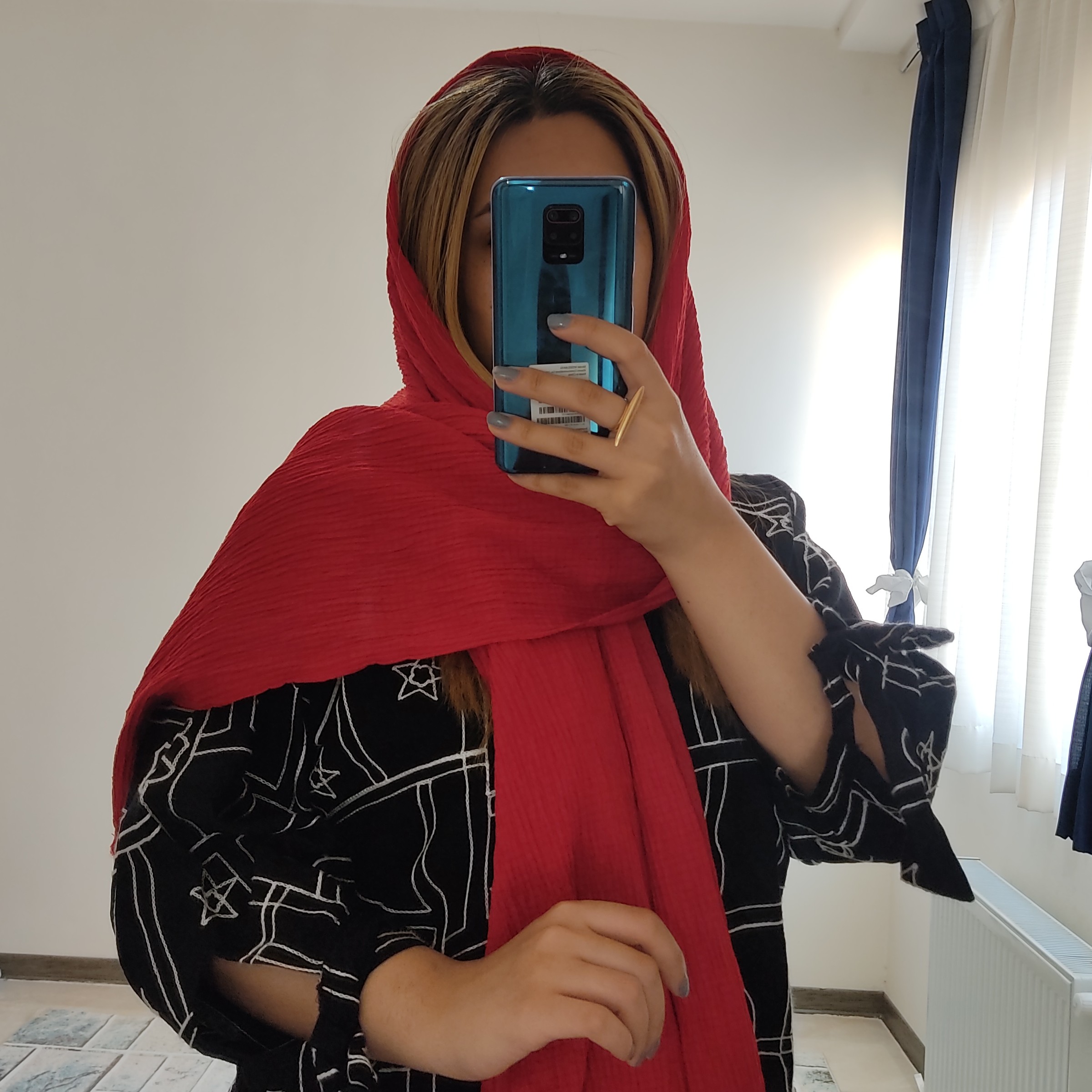 شال مشکی پفکی شال نخی شال قرمز