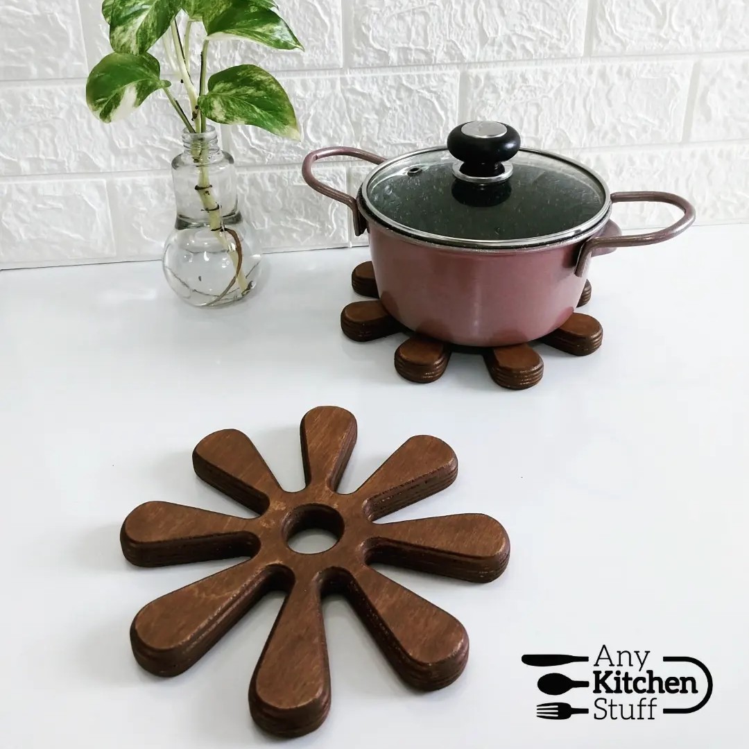 زیر قابلمه ای چوبی طرح گل نسوز قطر 20 سانت