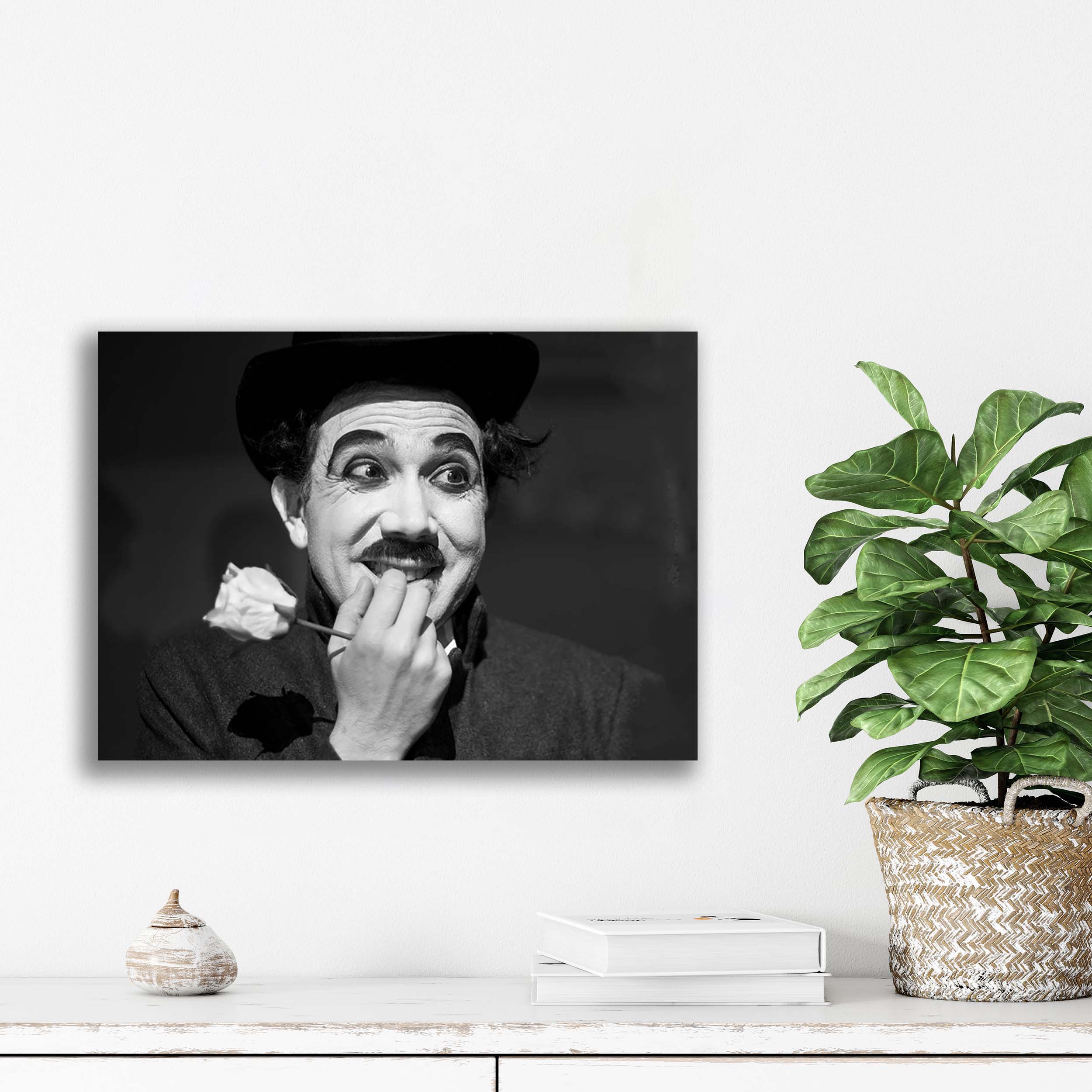 تابلو شاسی آتریسا مدل چارلی چاپلینCharles Chaplin