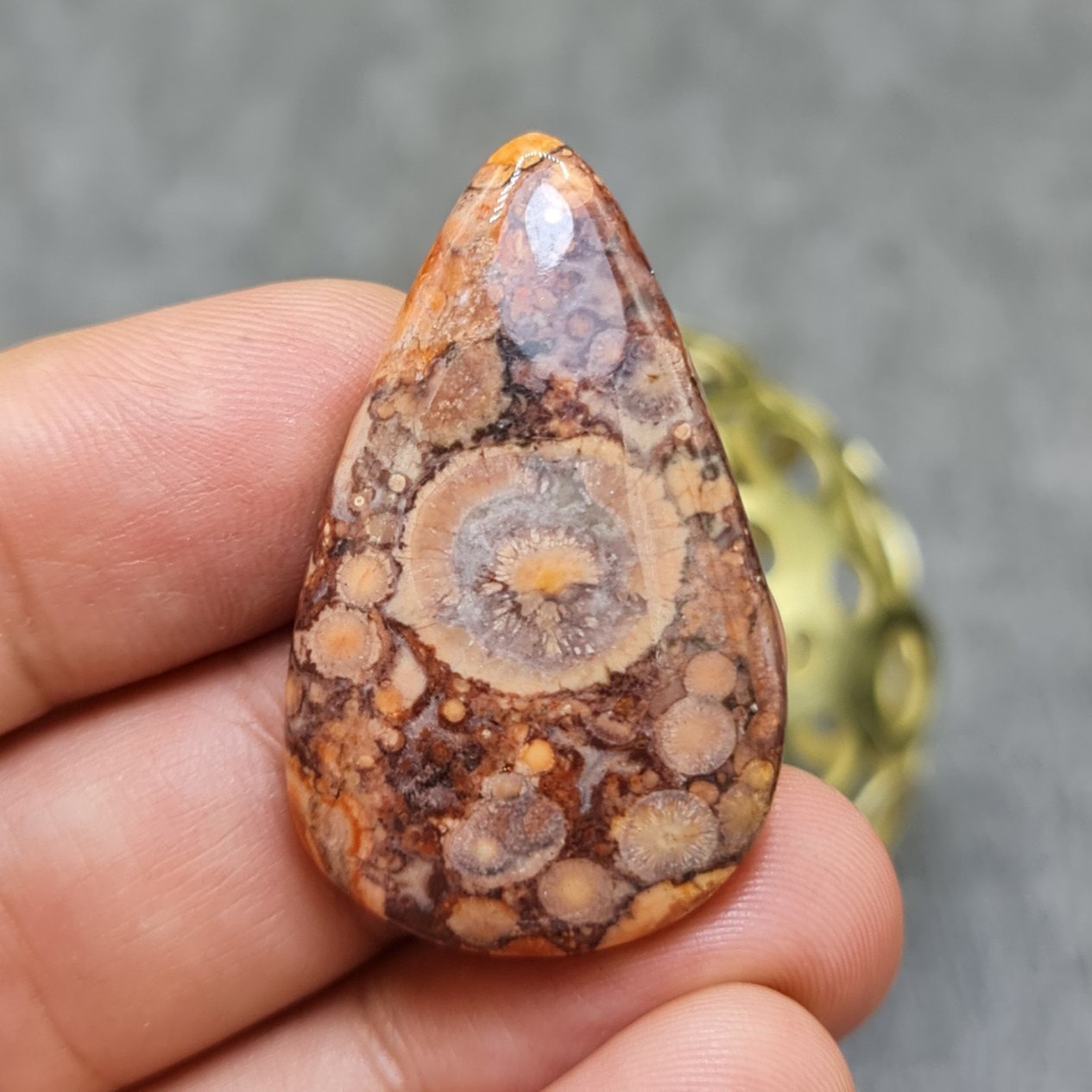  نگین درشت سنگ طبیعی ریولیت چشم پرنده معدنی بسیار خاص کشور مکزیک
کد  28639