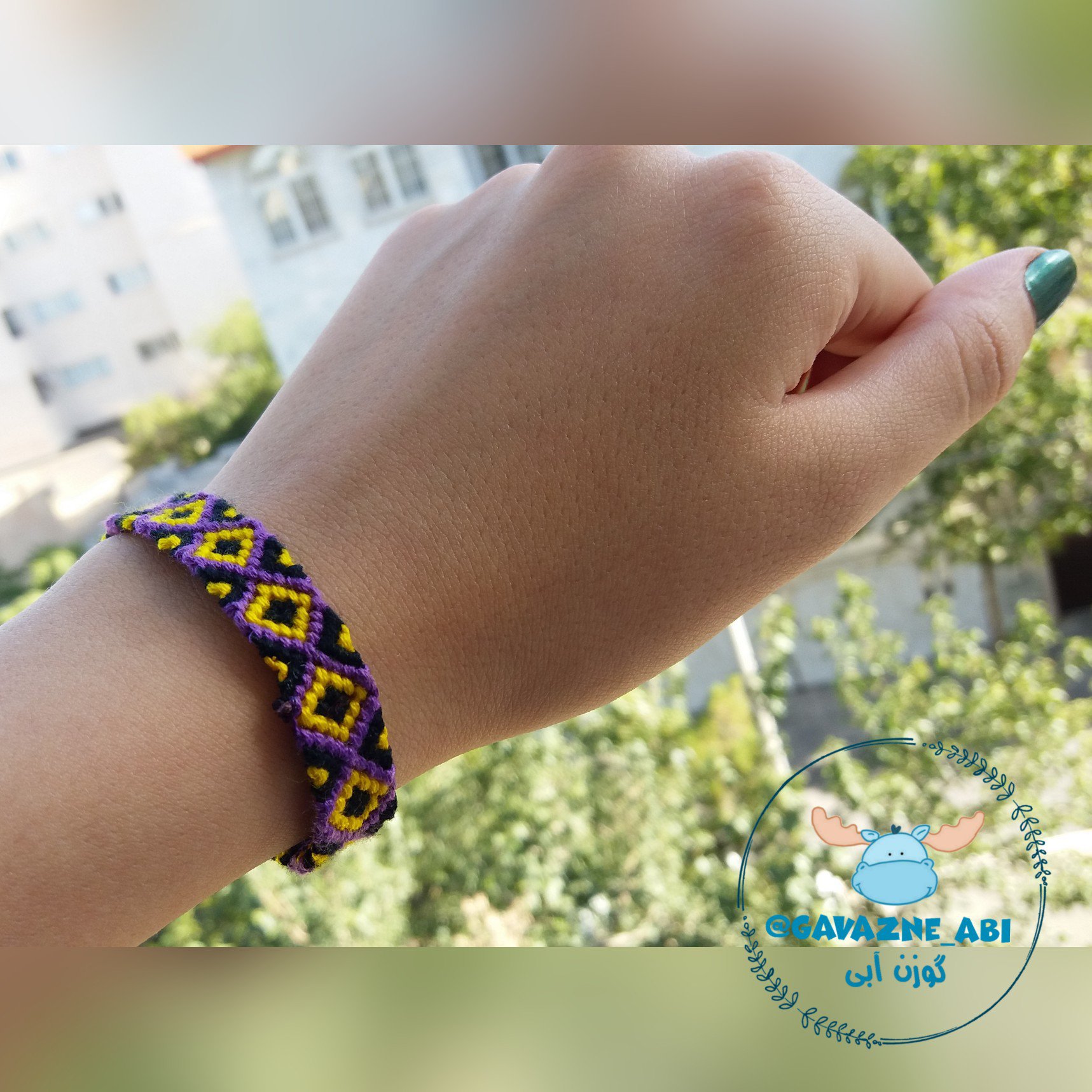 دستبند دوستی طرح یخمک زرد و بنفشِ گوزن آبی