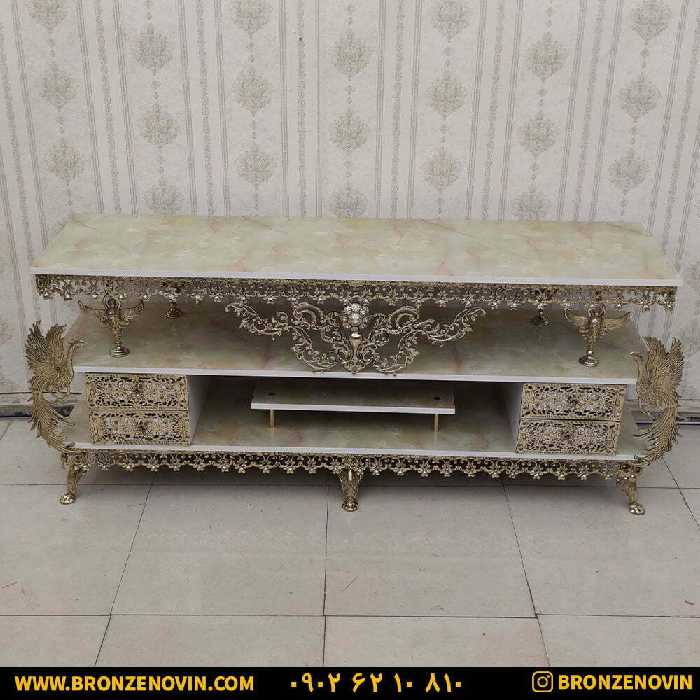 میز تلویزیون برنز مدل گل نقلی 4 کشو طاووس دار طول 160 کد 9303