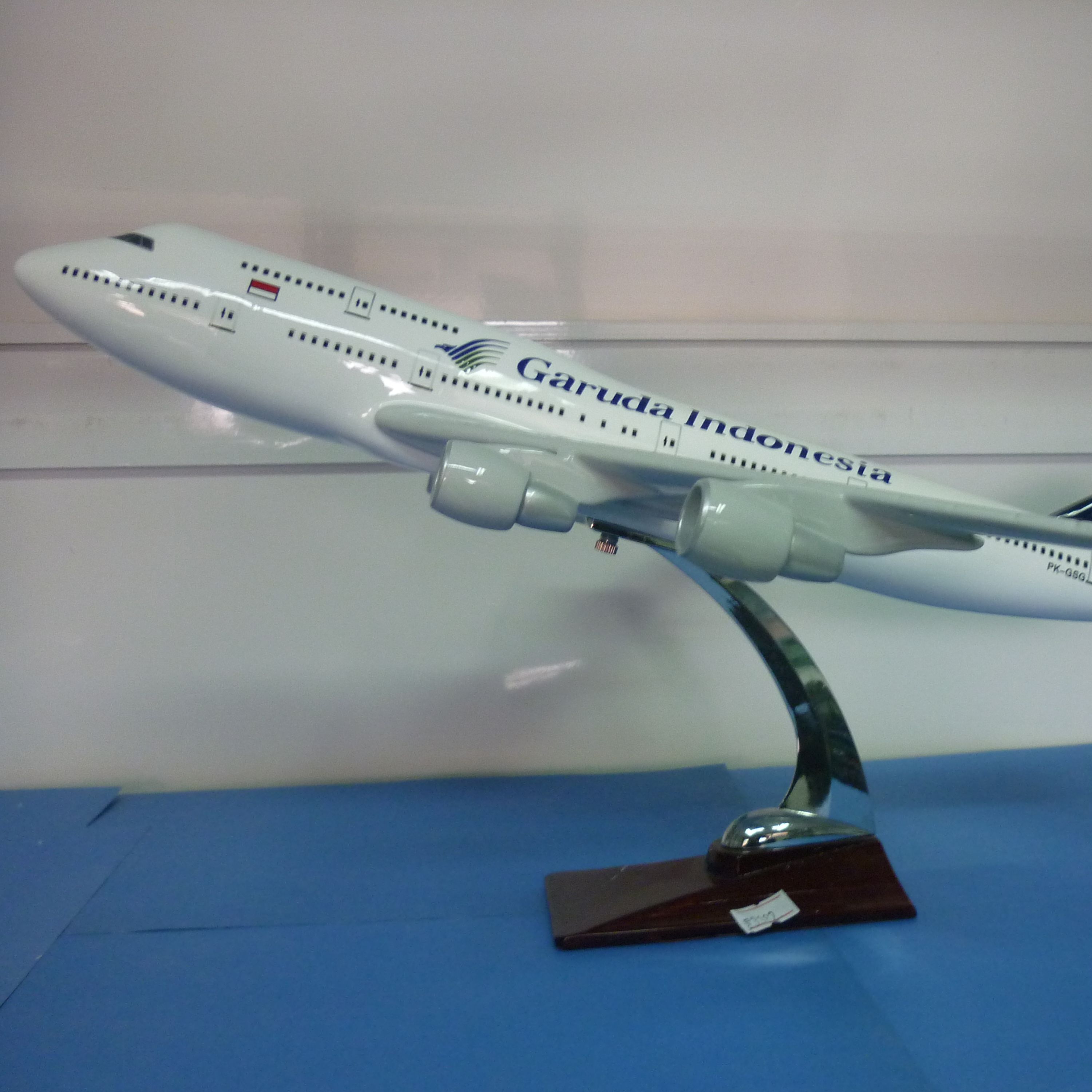 ماکت هواپیما بویینگ 400-747 Garuda اندونزی کد 3382
