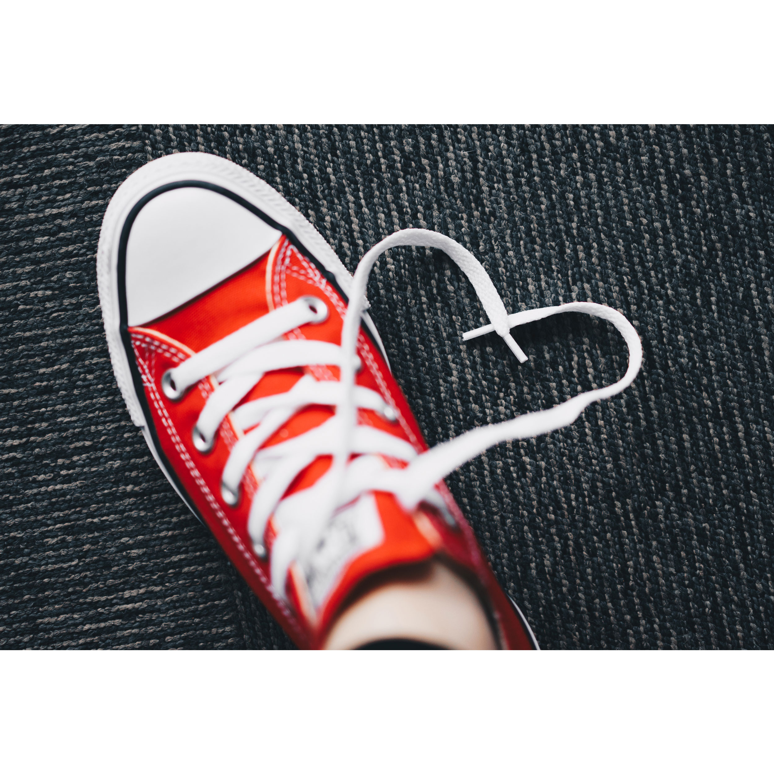 تابلو شاسی طرح کفش و قلب و عشق مدل T1797