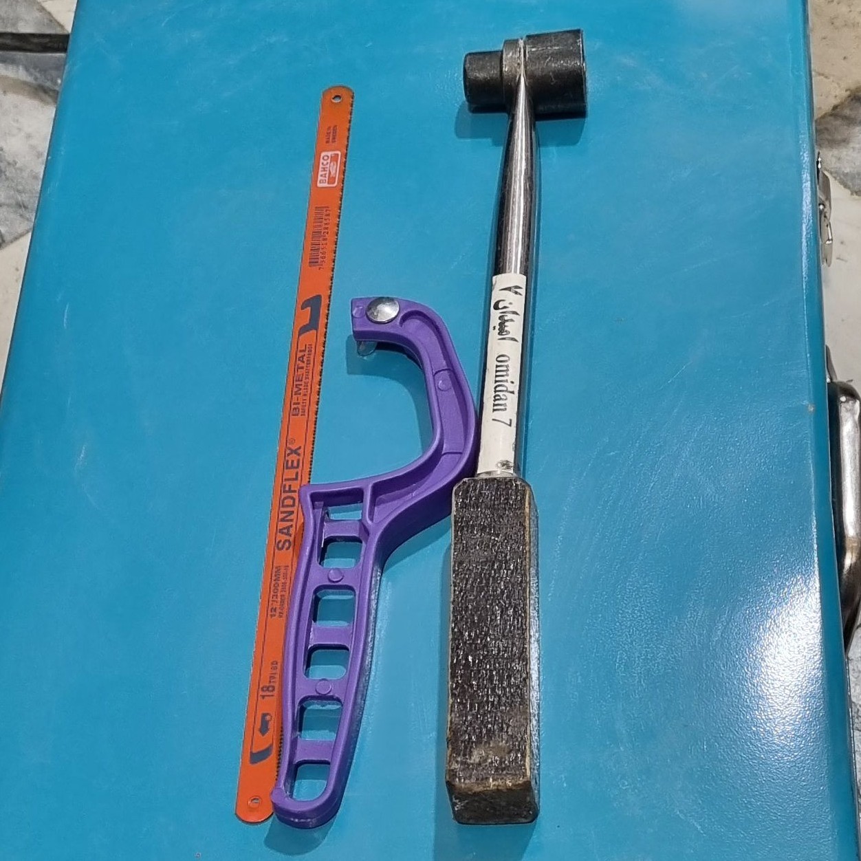 اتو لوله سفید دستی ،همراه اره دستی وتیغه