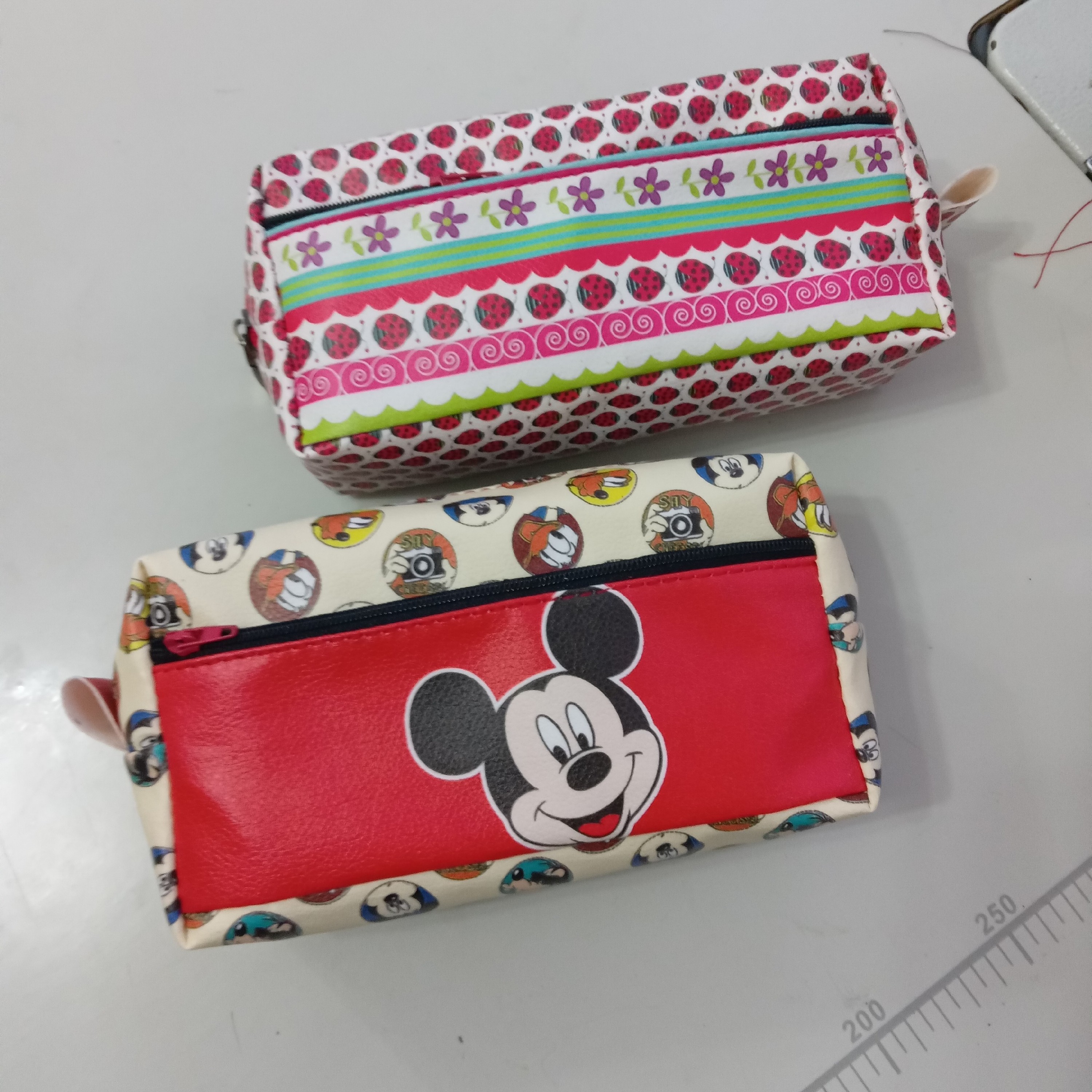 جامدادی دارای سه محفظه جداگانه چرم عروسکی با کیفیت عااای