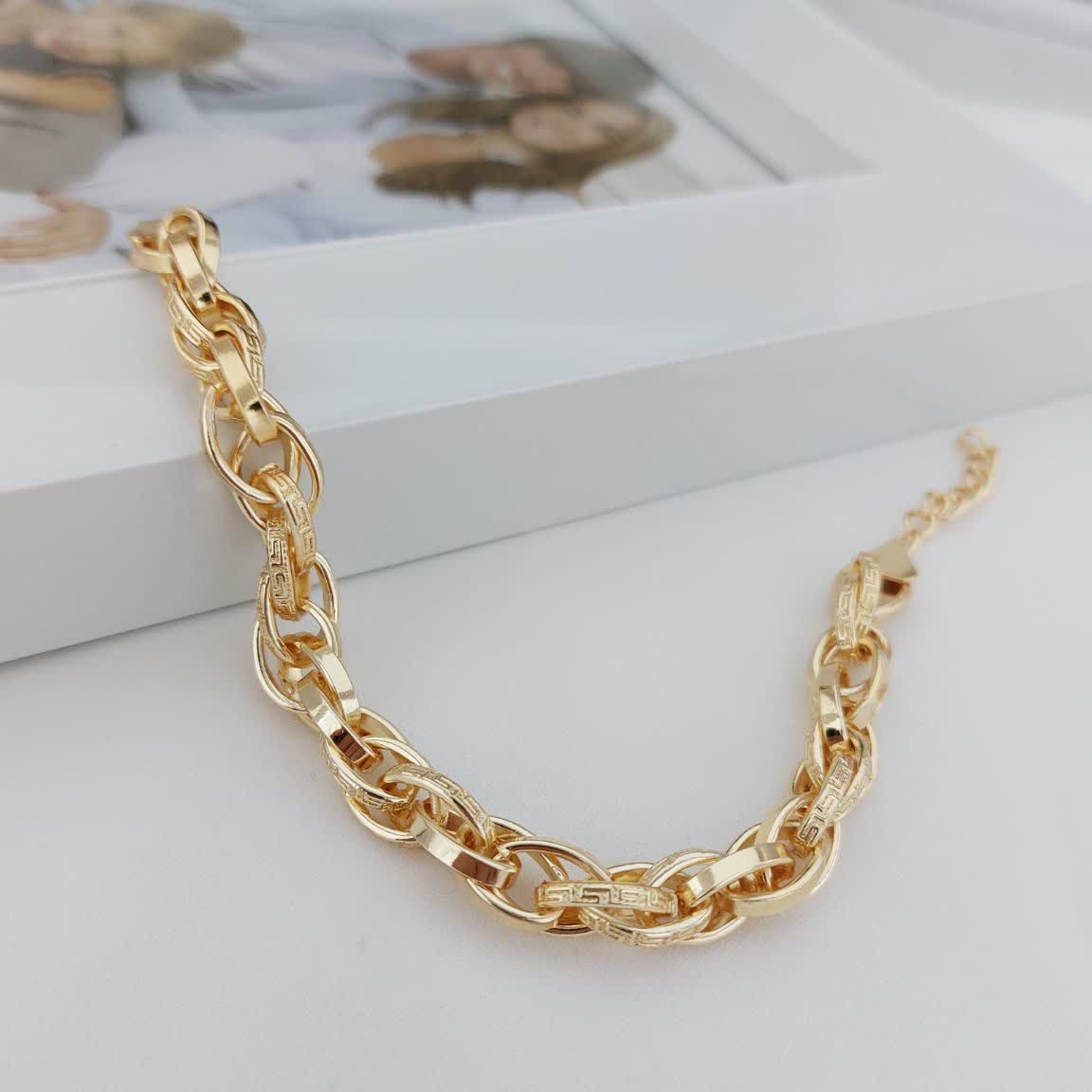 دستبند زنجیری ورساچ کد11595طرح طلا.آبکاری طلا.رنگ ثابت.ضدحساسیت