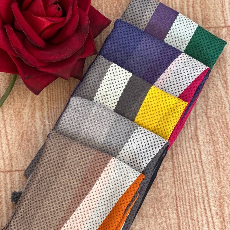 شال نخی طرحدار 