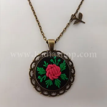 گردنبند دست دوز مدل 6