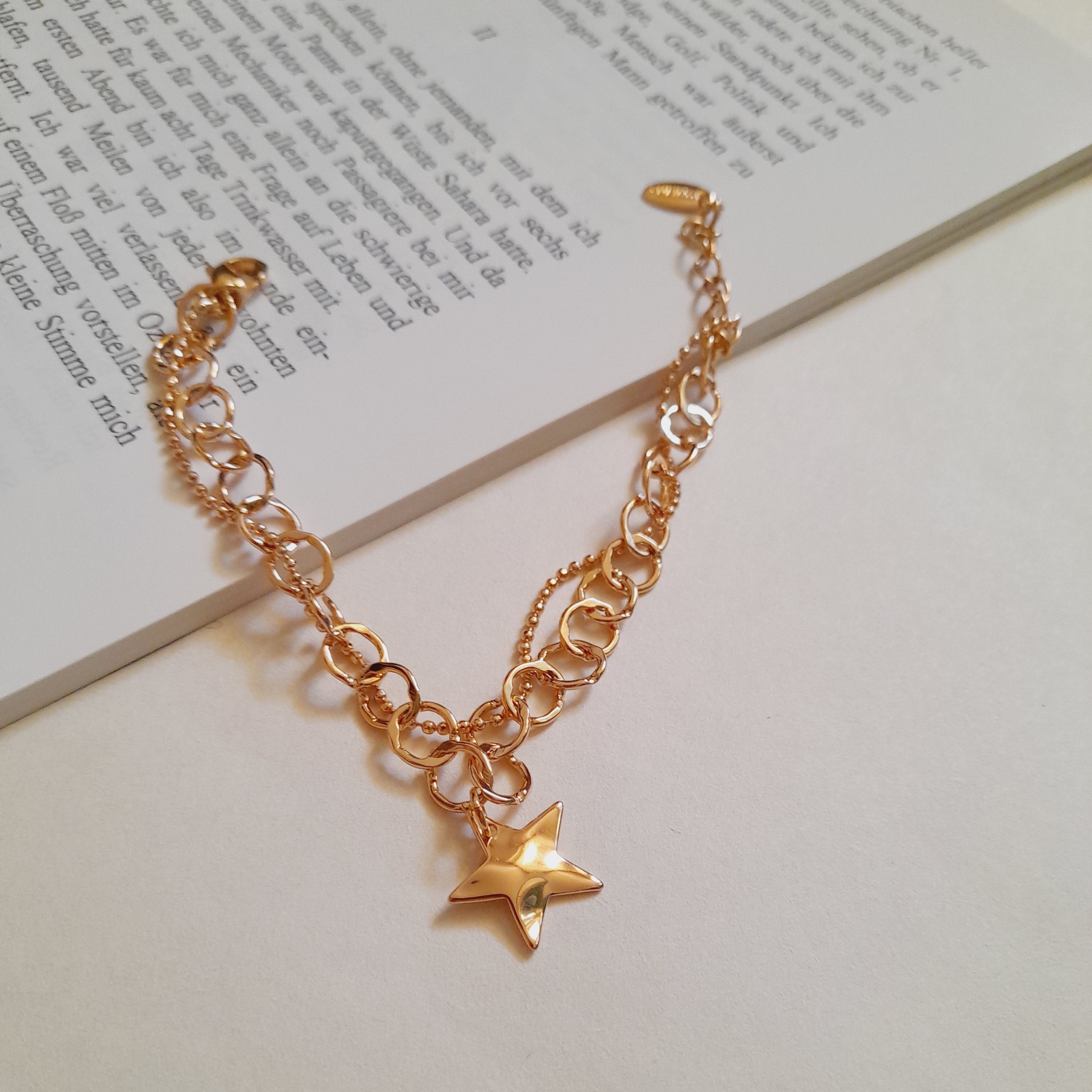 دستبند ژوپینگ طرح ستاره با آبکاری طلا رنگ ثابت