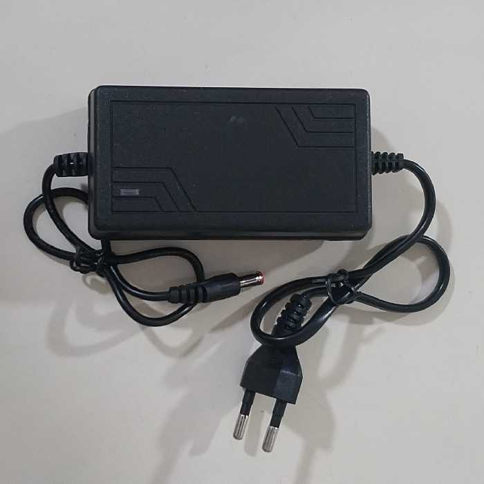 آداپتور 12 ولت 2 آمپر