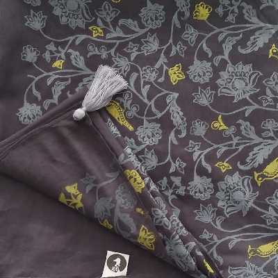 دستمال سر و گردن گدار مدل باغ گیلان دودی