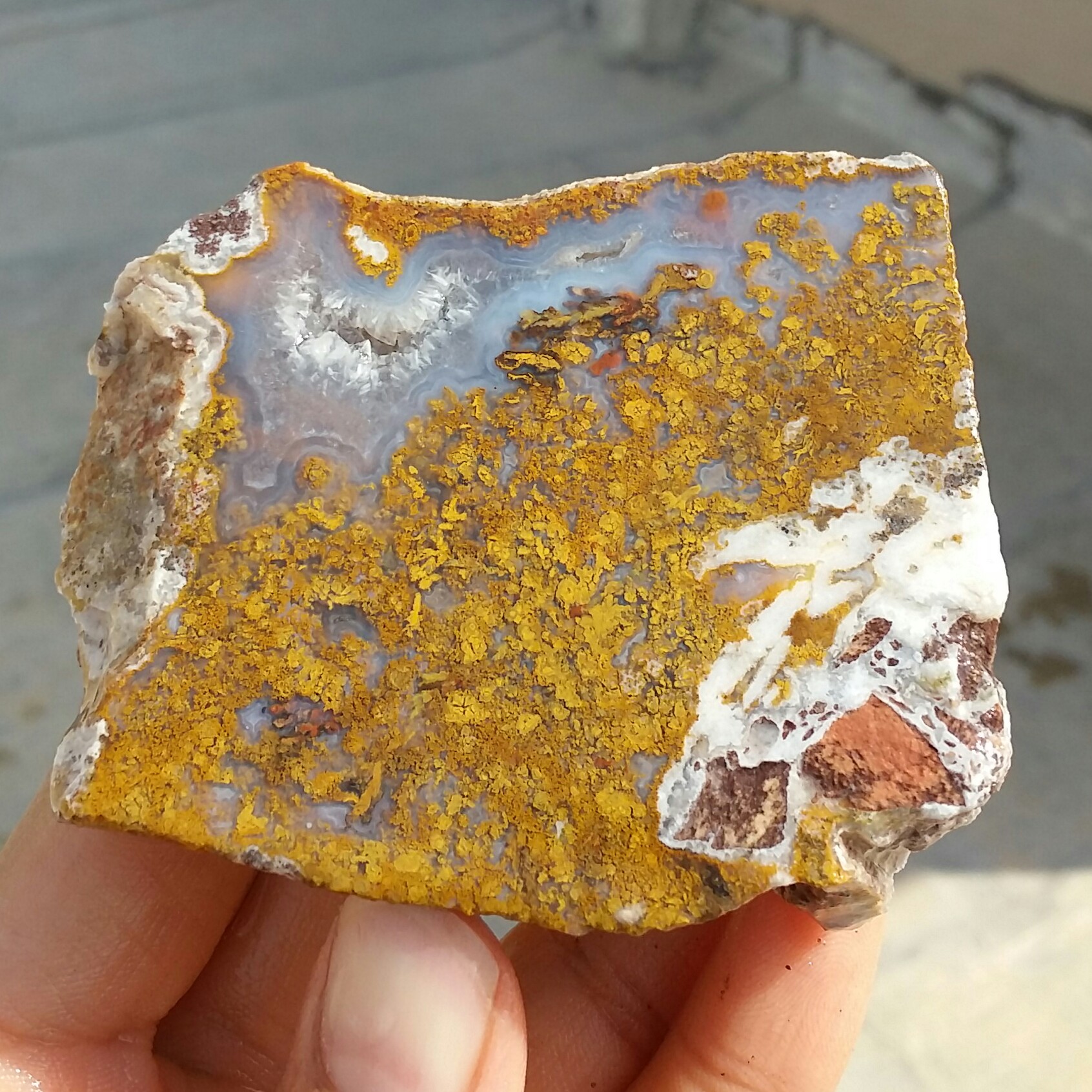 اسلایس سنگ راف عقیق منظره بسیار زیبا و خاص 100 در 100 طبیعی  شاهکار خلقت
کد 12142