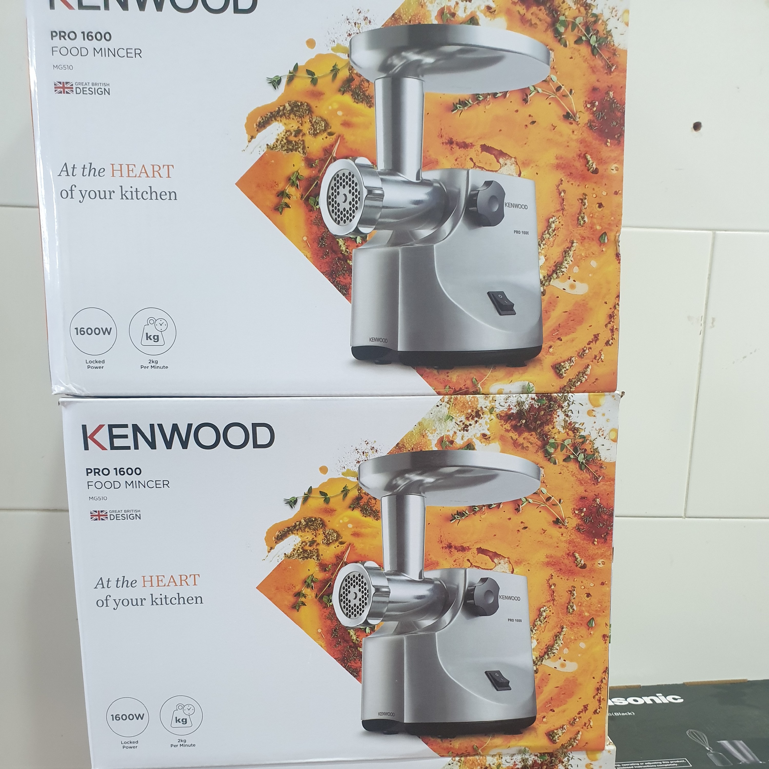 چرخ گوشت کنوود مدل MG510                1600 وات تحت لیسانس انگلیس