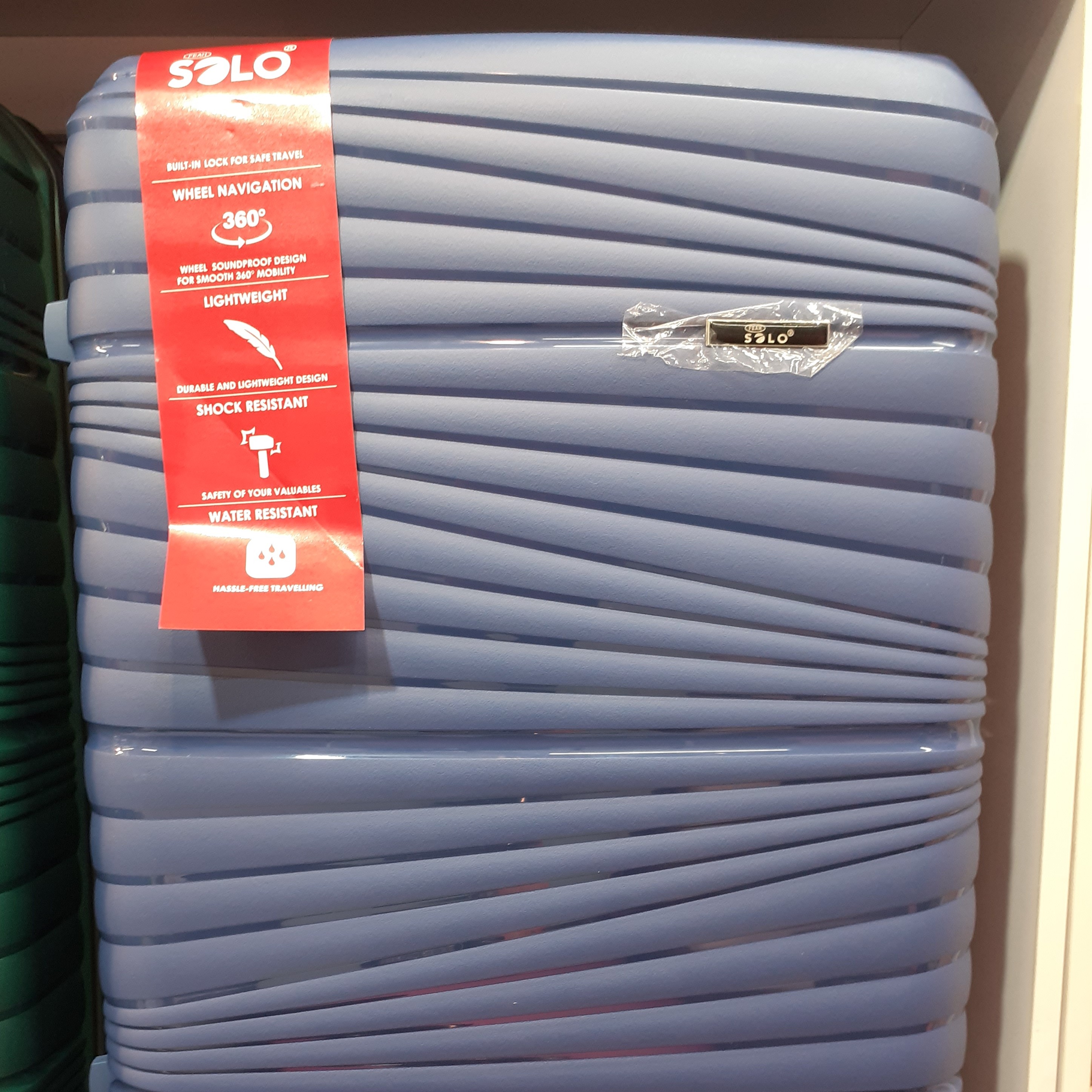 چمدان  مسافرتی