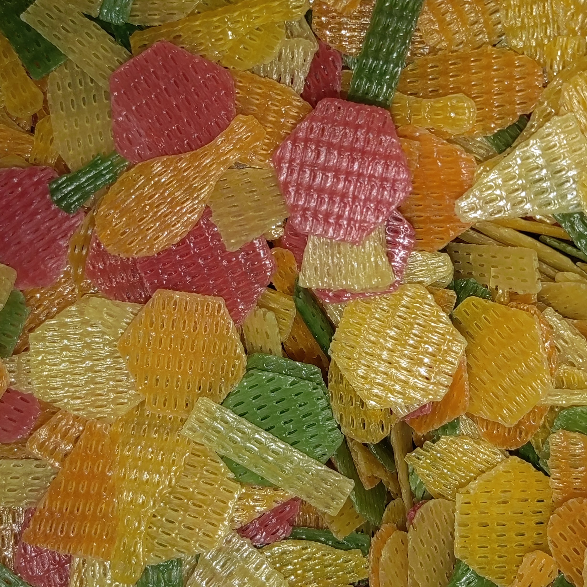 پفک هندی اعلا و درجه یک فوق العاده تازه و خوش طعم طرح سه بعدی رنگارنگ