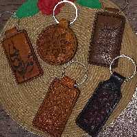 سرکلیدی چرم طبیعی بزی قابل سفارش با حک دلخواه