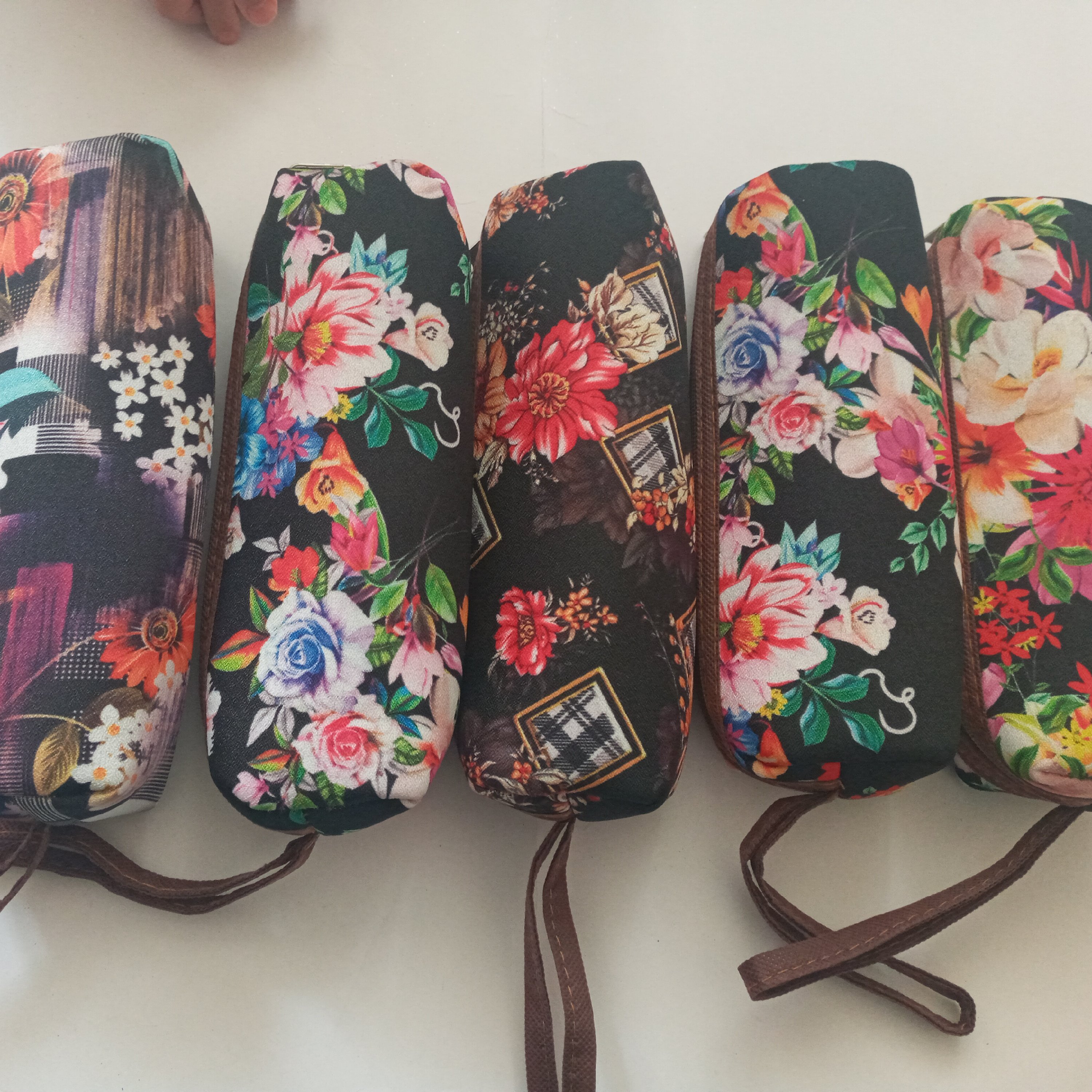 جامدادی شکیل و جا دار  طرح گل