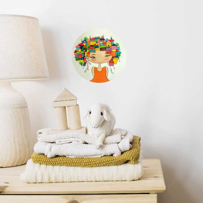 بشقاب دیوارکوب سفالی طرح دختر خانه به دوش