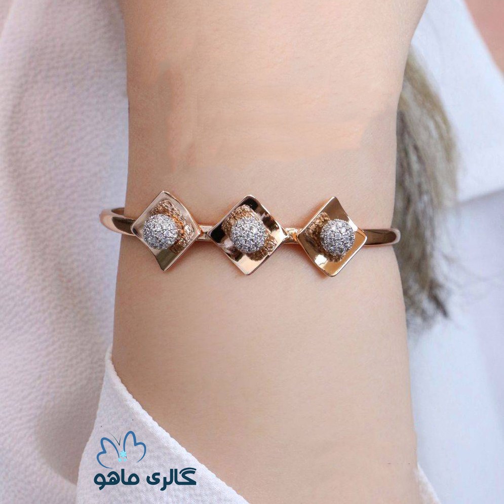 دستبند النگویی ژوپینگ مدل سه گوی کد DAXPG264 رنگ ثابت و ضدحساسیت