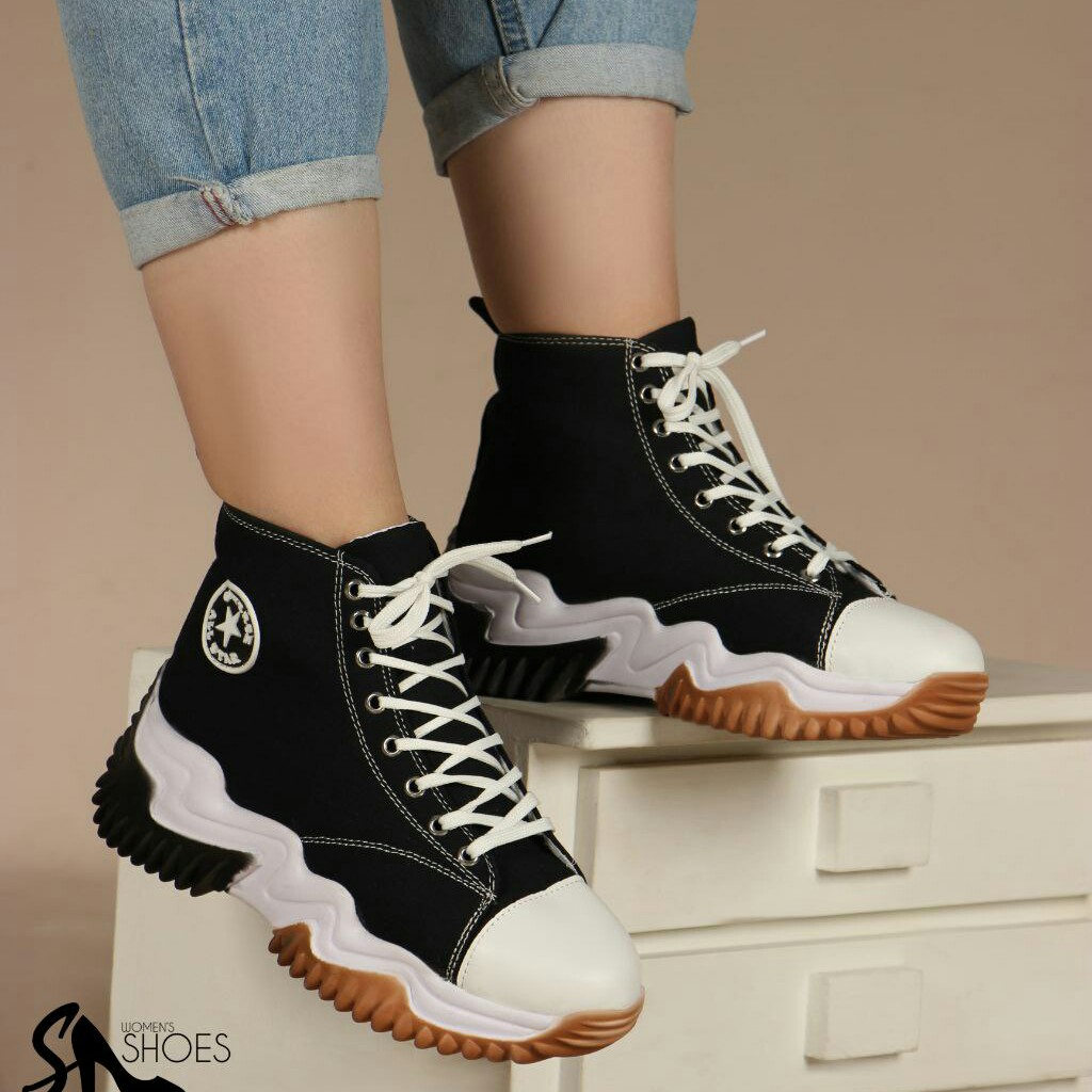 کتونی الستار ساقدار جدید
زیره پیو
کیفیت عالی
سایز 37 تا 40
رنگ مشکی