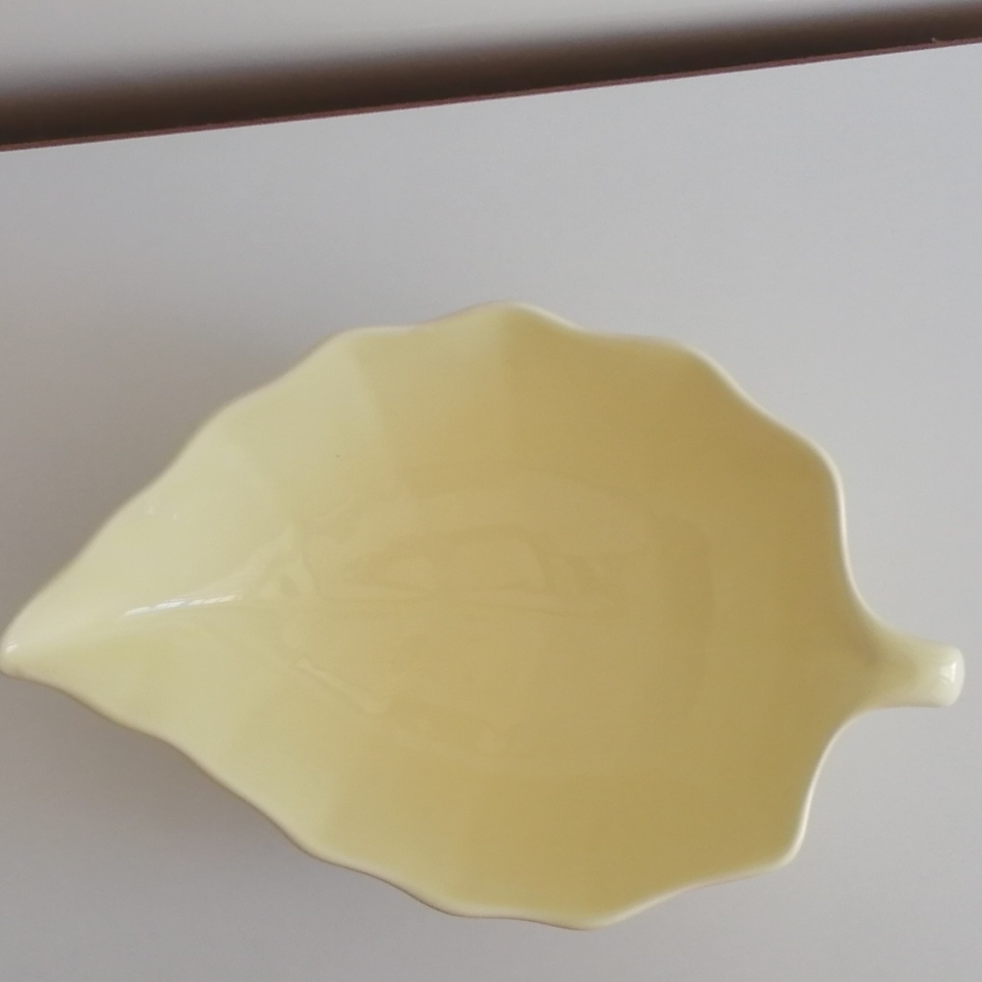 کشکول میوه خوری سالاد خوری مدل برگ بزرگ رنگ زرد 