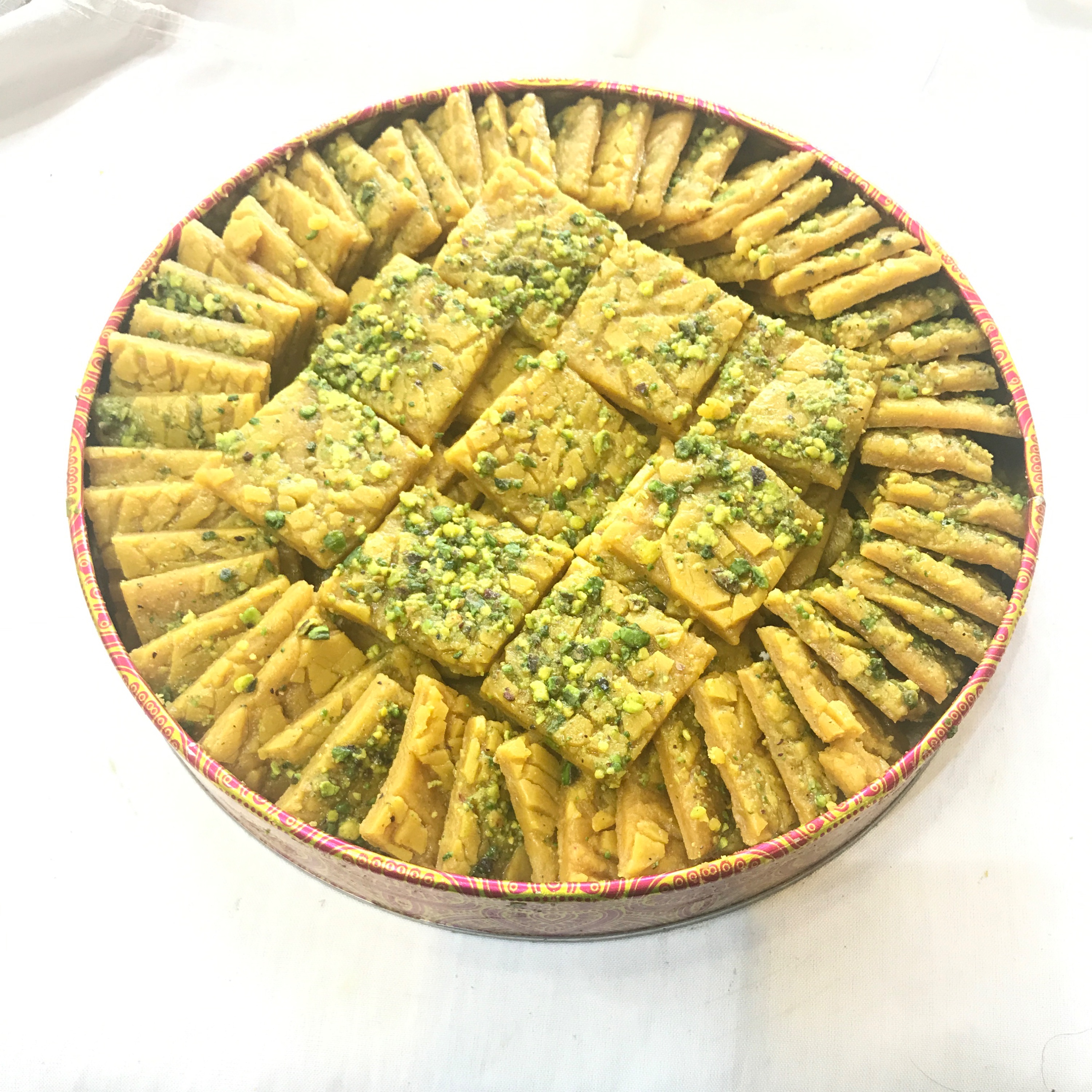 سوهان باقلوایی نباتی با پسته