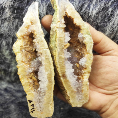 سنگ راف آمیتیست کد A3210