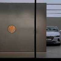 چراغ دیواری نئون دیزاین طرح Bmw_ORG