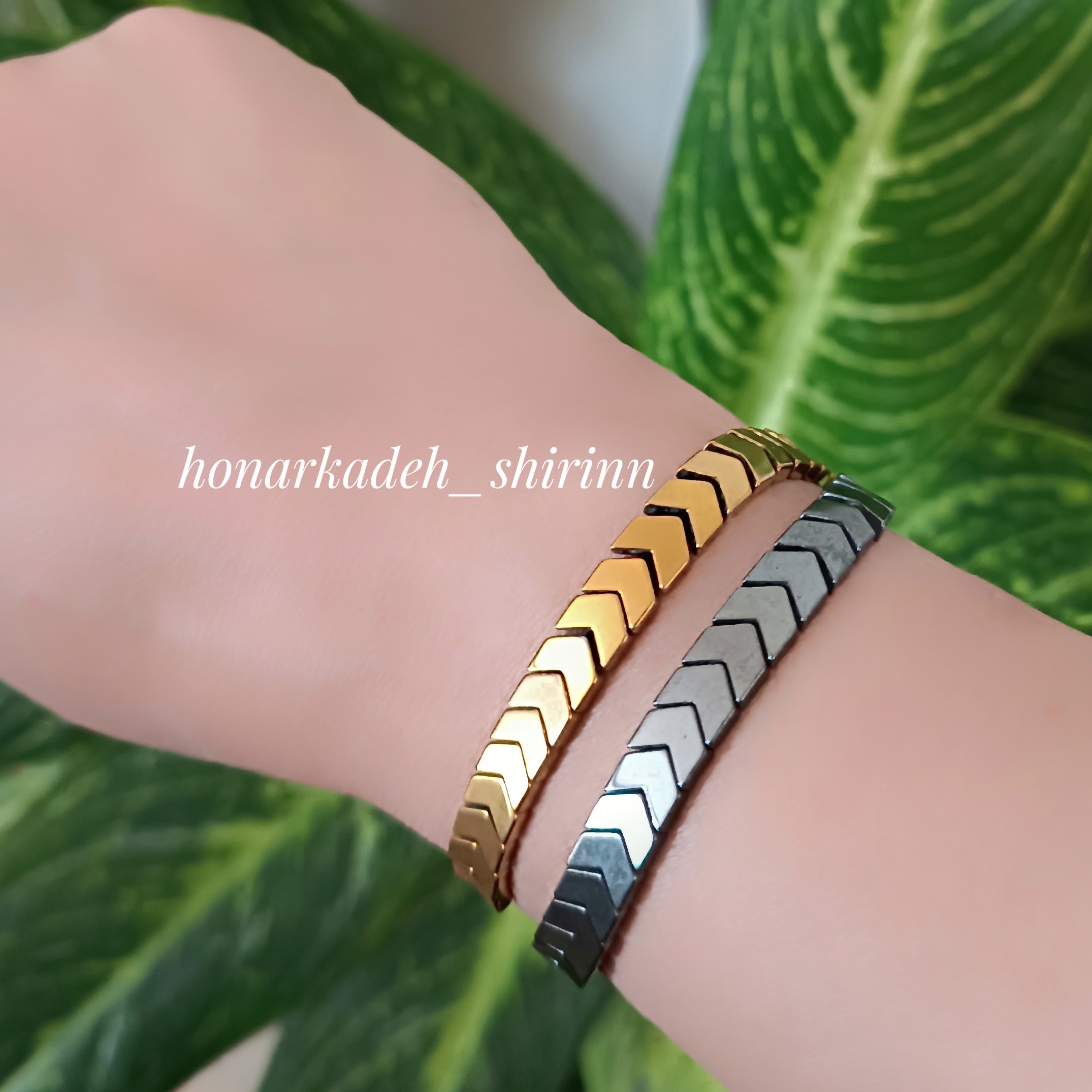 دستبند سنگ حدید  رنگ ثابت