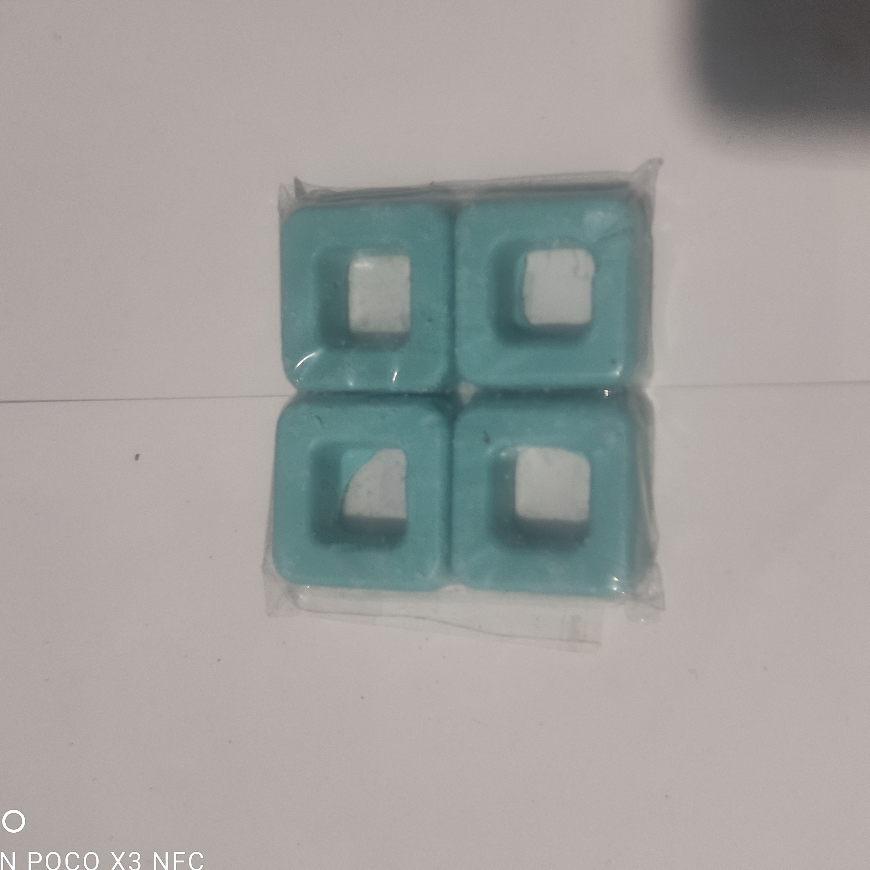 رنگ مکعبی آبی تیفانی پاستیلی شمع سازی