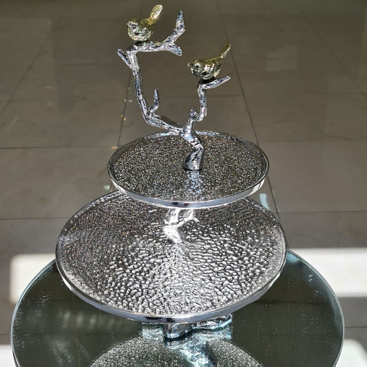 سرویس پذیرایی گنجشک 