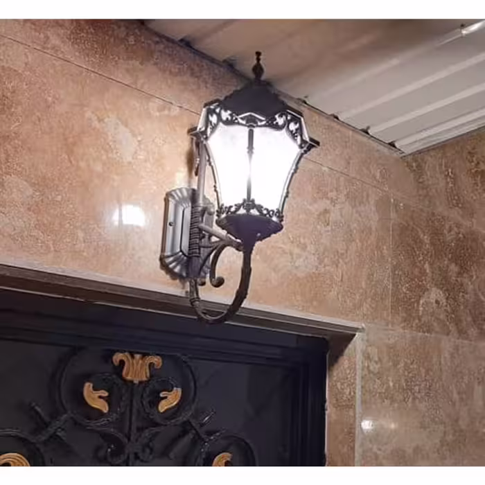چراغ حیاطی مدل بریلانته دیواری