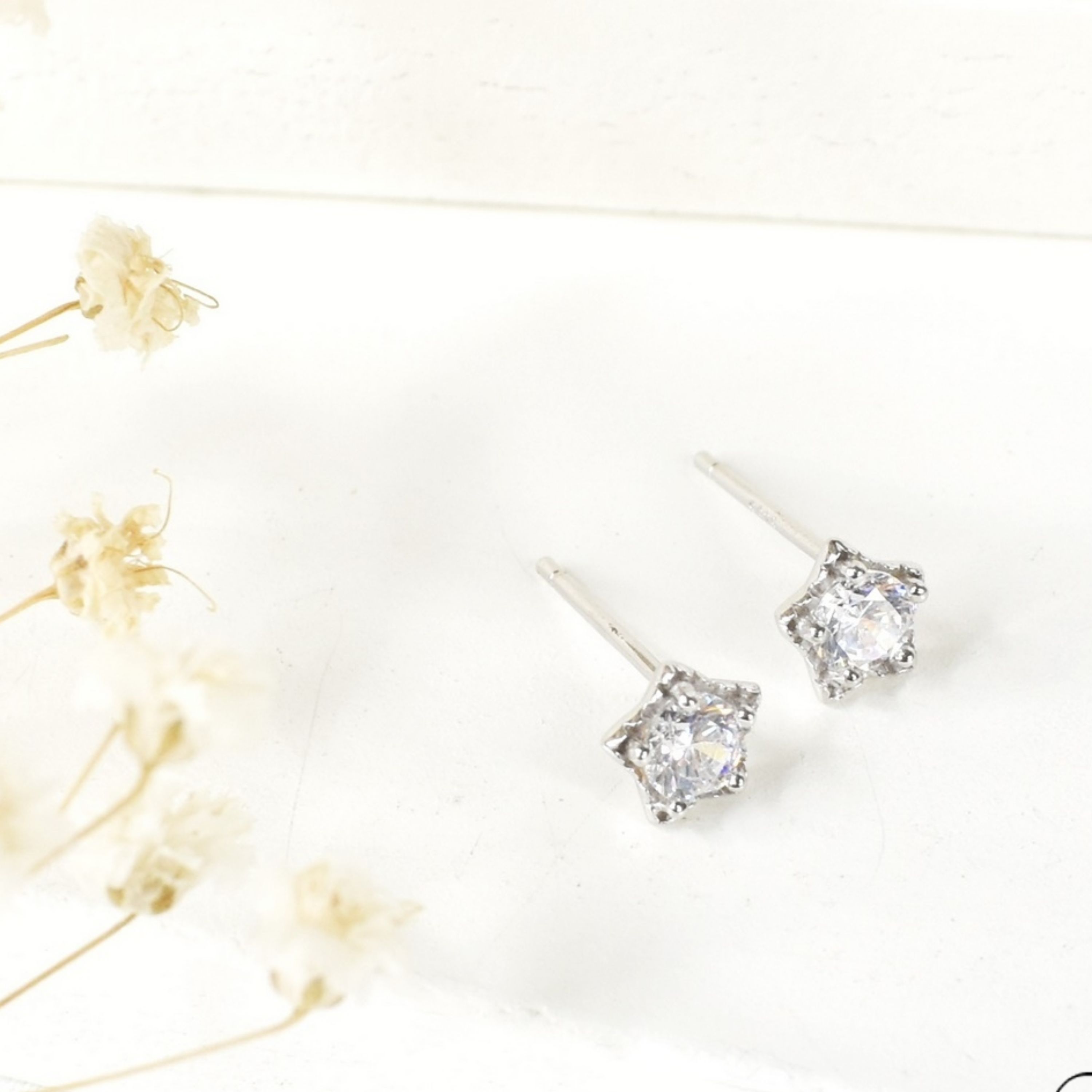 گوشواره نقره 925 طرح ستاره رنگ ثابت طرح طلا کد6722