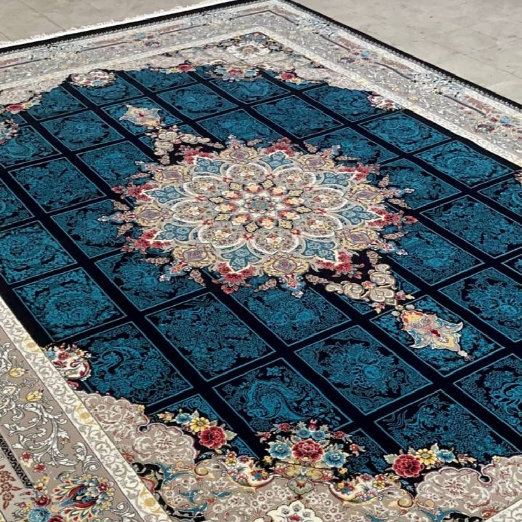 فرش 700 شانه تراکم 2550 نمره نخ 21 طرح رومینا سرمه ای 10 سال ضمانت در همه ابعاد