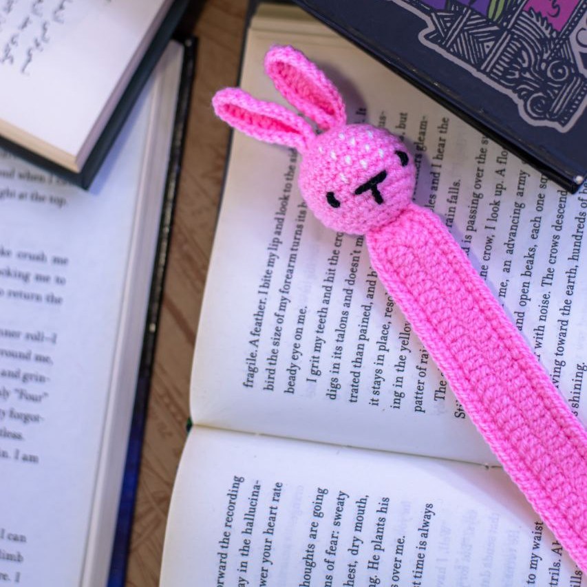 بوکمارک نشانگر کتاب بافتنی خرگوش صورتی 