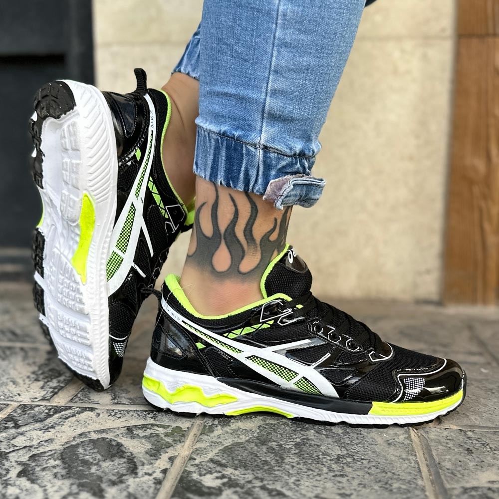 کتانی مردانه ASICS مشکی فسفری جنس رویه چرم ورنی پارچه مش جنس زیره EVA