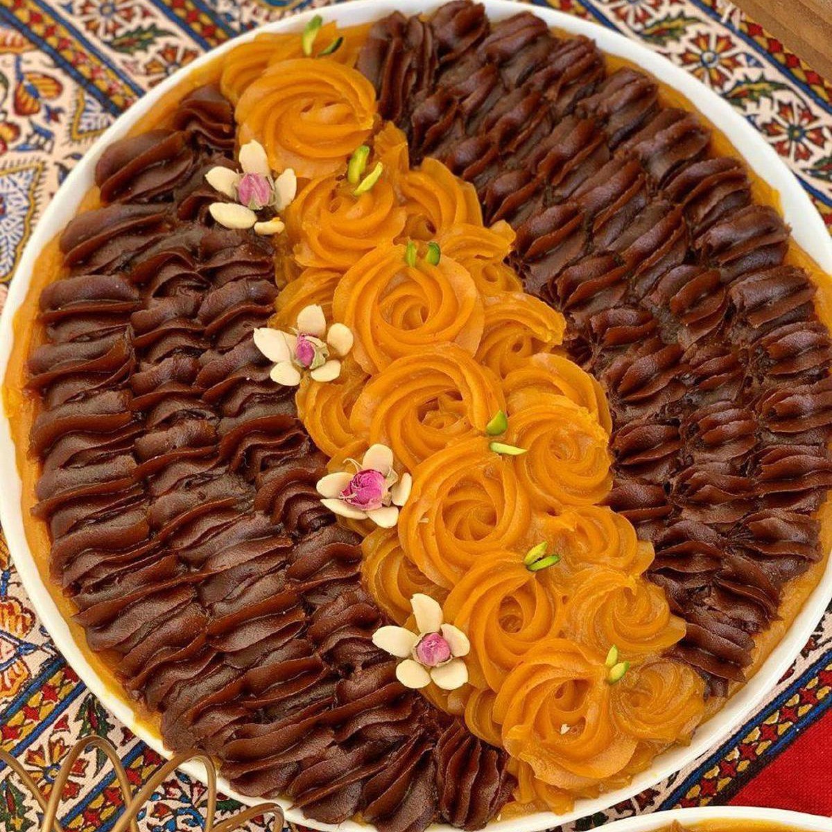 حلوا شکلاتی و زعفرانی با طعم به یادموندنی