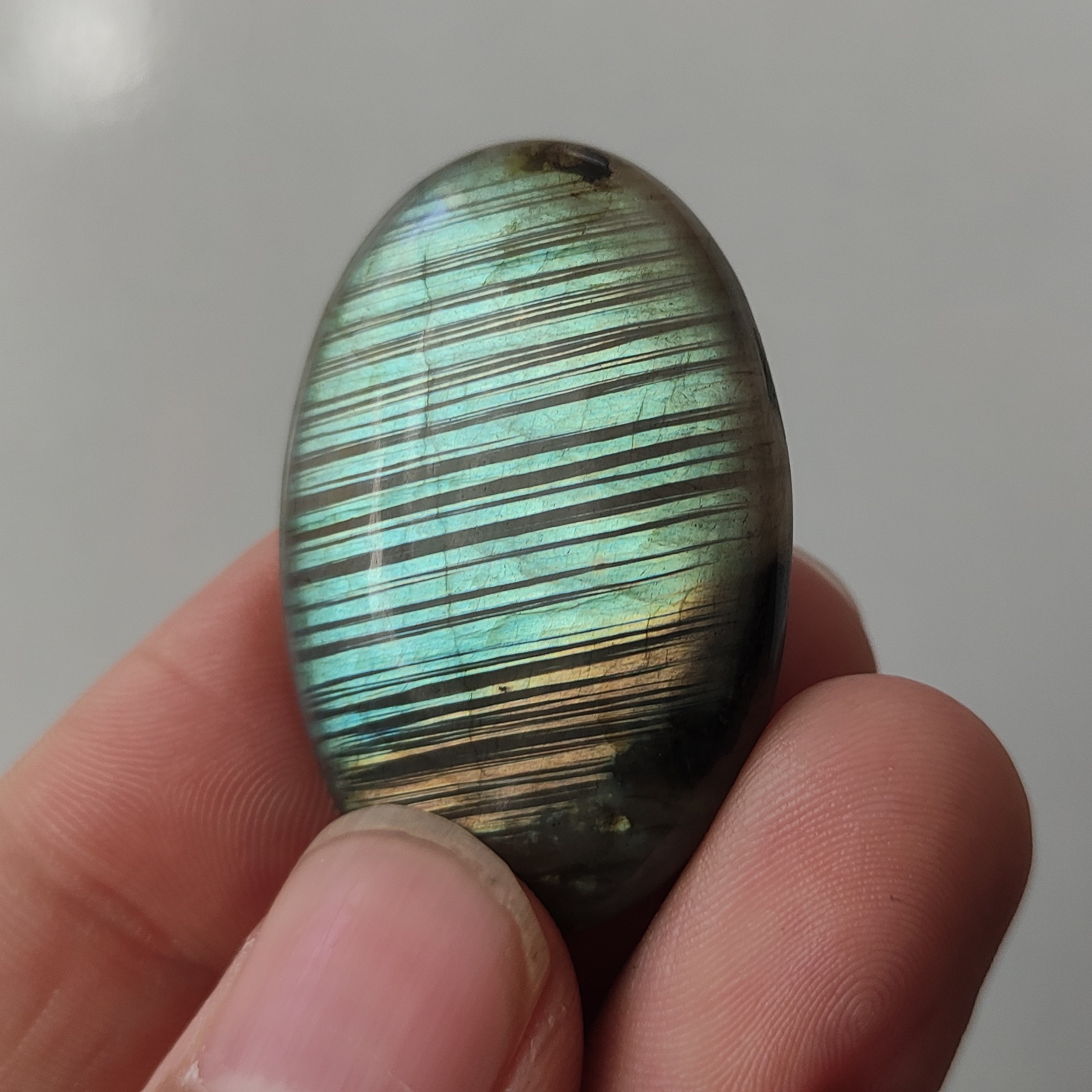 نگین سنگ لابرادوریت طبیعی وارداتی درجه یک سایز بزرگ بسیار خاص با خطوط منظم مناسب گردنبند هدیه کادو کد AB15 